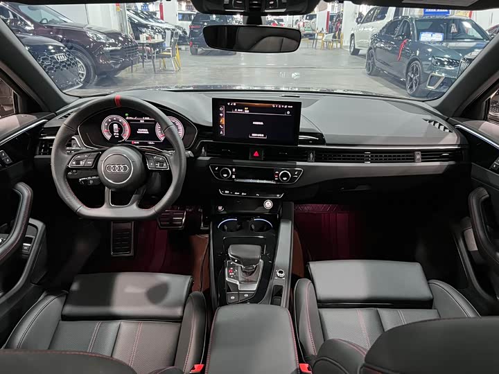 Фото 9 - Audi A4L