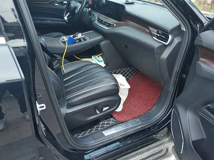 Фото 8 - Ford Equator