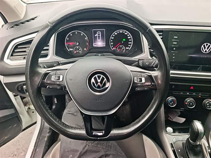 Фото 3 - Volkswagen T-Roc
