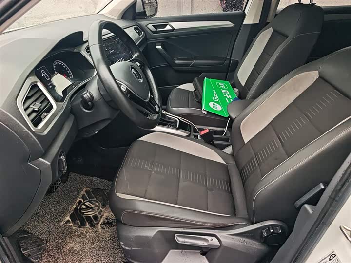 Фото 8 - Volkswagen T-Roc