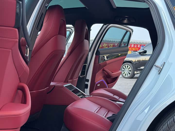 Фото 7 - Porsche Panamera