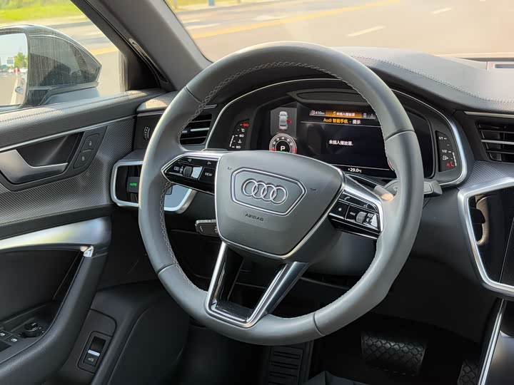 Photo 8 - Audi A6L