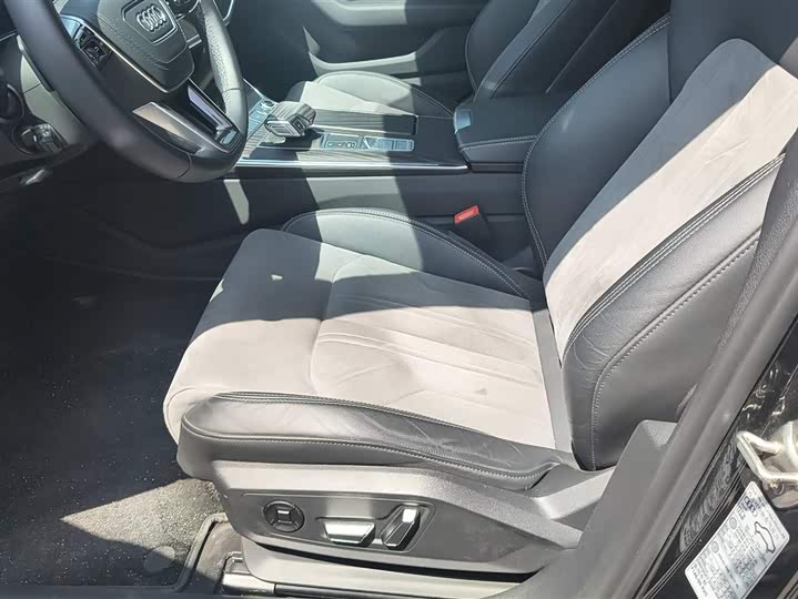 Фото 9 - Audi A6L
