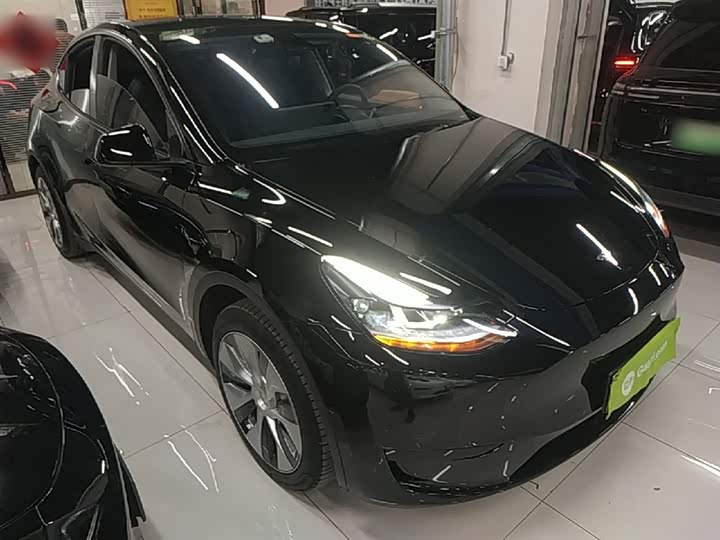Фото 4 - Tesla Model Y
