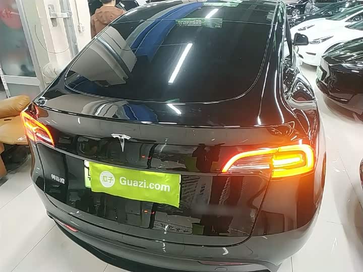 Фото 6 - Tesla Model Y