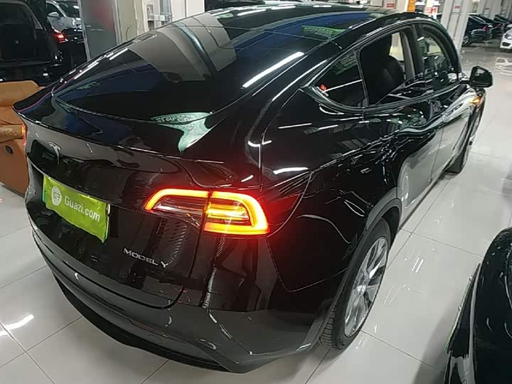 Фото 7 - Tesla Model Y