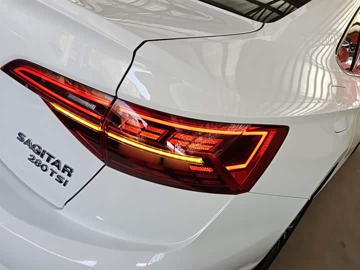 Фото 8 - Volkswagen Sagitar L