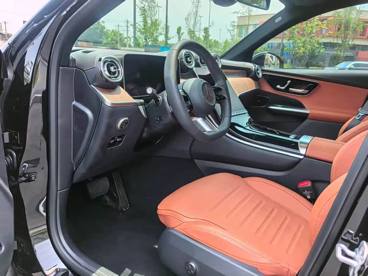 Zdjęcie 4 - Mercedes-Benz GLC-Class