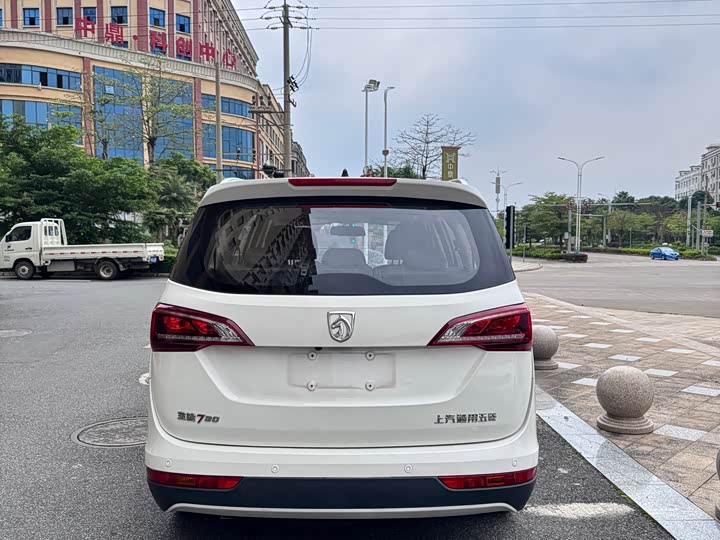 Baojun 730 2021 2021款 1.5L 手动时尚型 7座