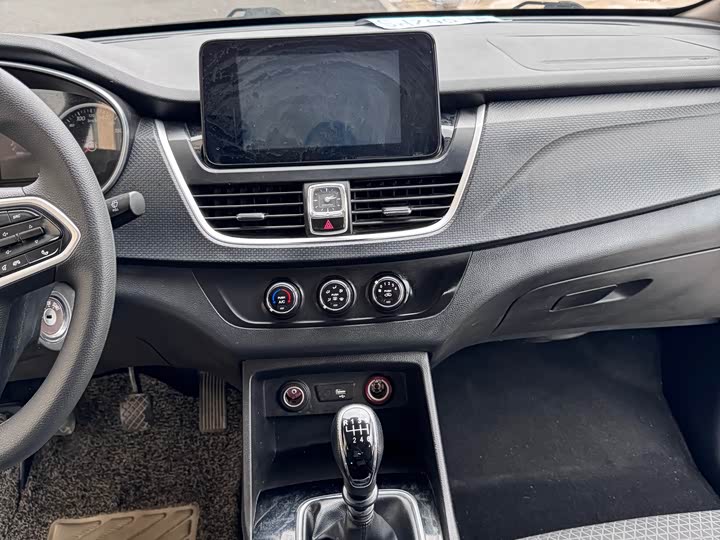 Baojun 730 2021 2021款 1.5L 手动时尚型 7座