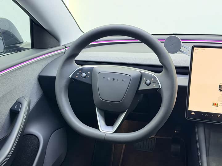 Zdjęcie 8 - Tesla Model 3