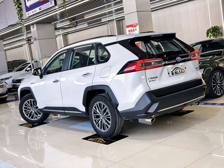 Фото 3 - Toyota Wildlander
