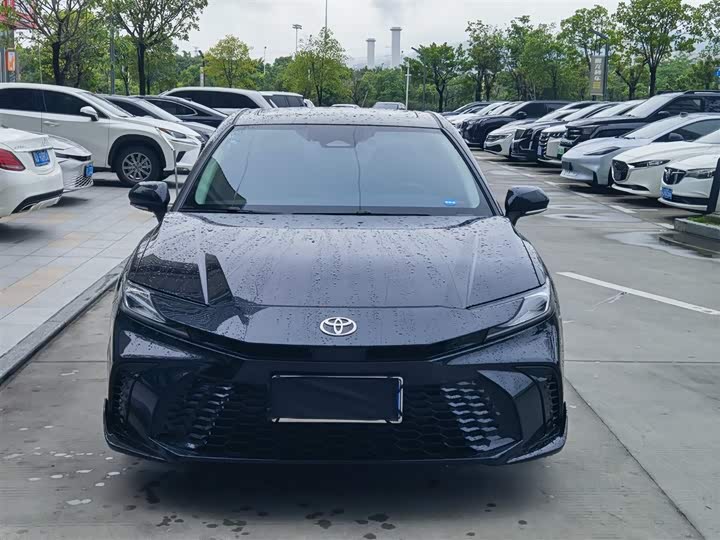 Toyota Camry 2026 2026款 双擎 2.0HSE 运动Lite版