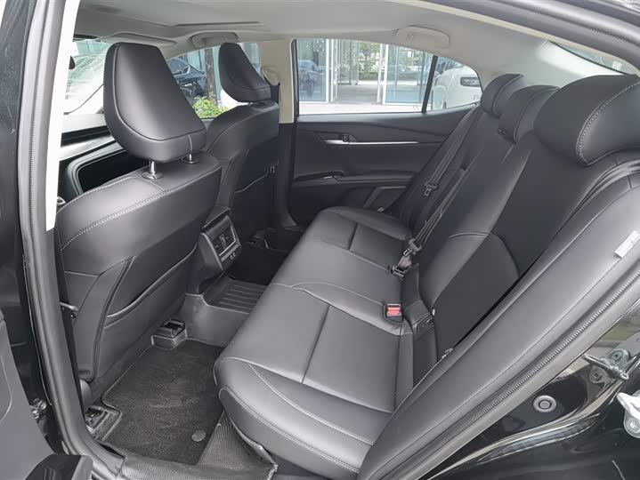 Toyota Camry 2026 2026款 双擎 2.0HSE 运动Lite版