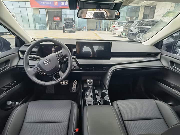 Toyota Camry 2026 2026款 双擎 2.0HSE 运动Lite版