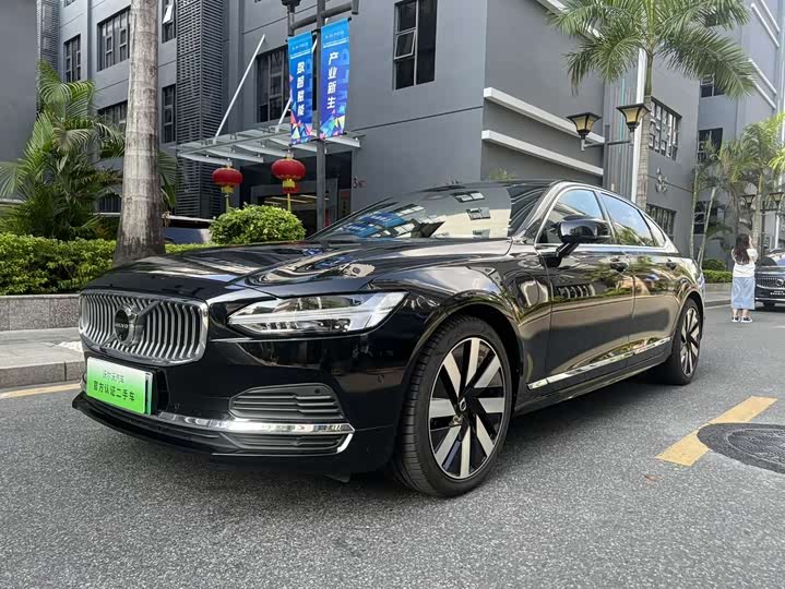 Фото 1 - Volvo S90 Hybrid