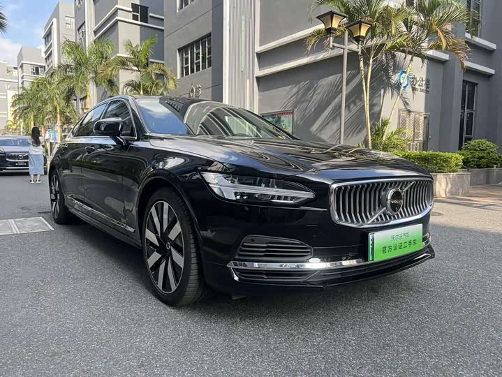 Фото 3 - Volvo S90 Hybrid