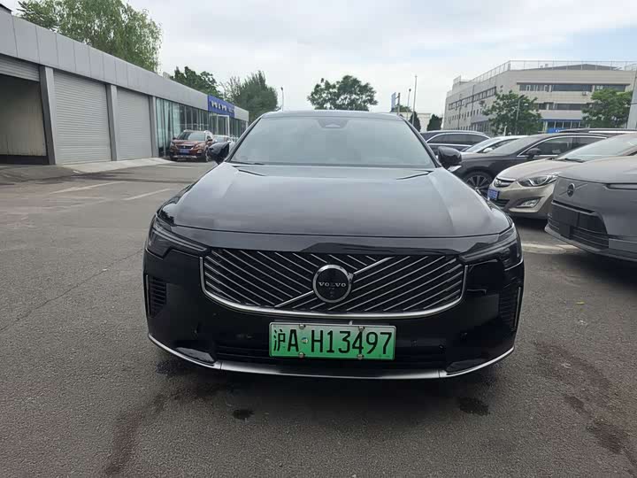 2026 Volvo S90 Hybrid