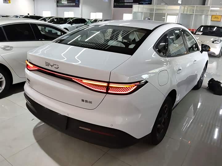 BYD Seal 05 DM-i Hybrid 2026 2026款 DM-i 128KM豪华型