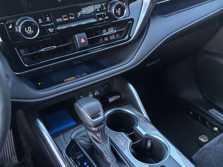 Toyota Crown Kluger 2024 2024款 2.5L HEV四驱豪华版