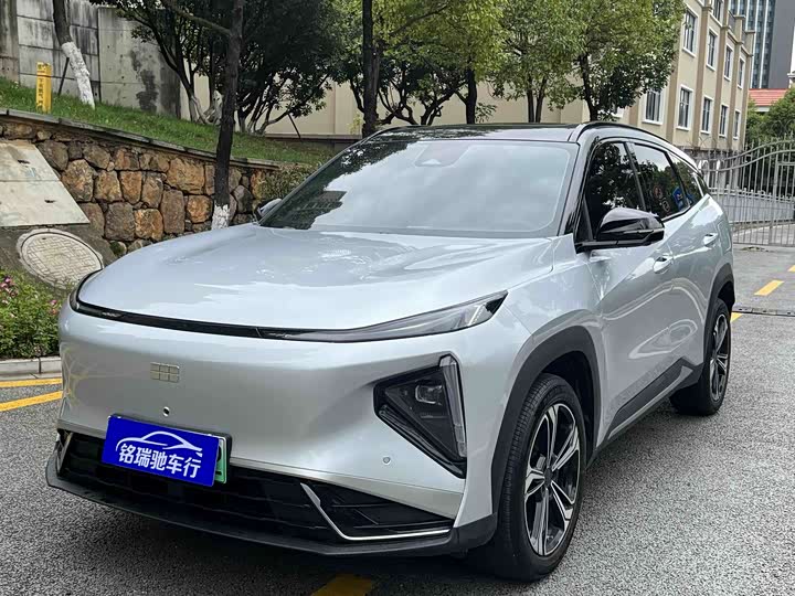 2025 Geely Galaxy L7
