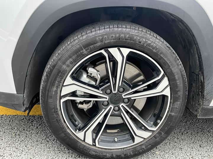 2025 Geely Galaxy L7