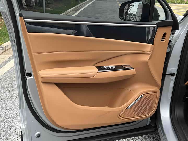 Geely Galaxy L7 2025 2025款 EM-i 115km 探索+版