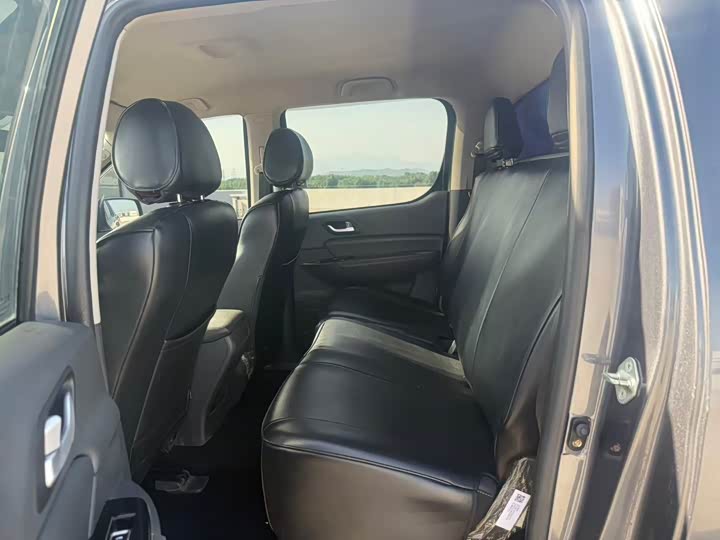 Foton Tunland F9 2022 2022款 2.0T柴油手动四驱乐享型长箱4F20TC