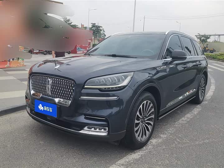 Photo 1 - Lincoln Aviator