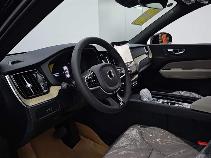 Volvo XC60 2026 2026款 B5 四驱智远豪华版
