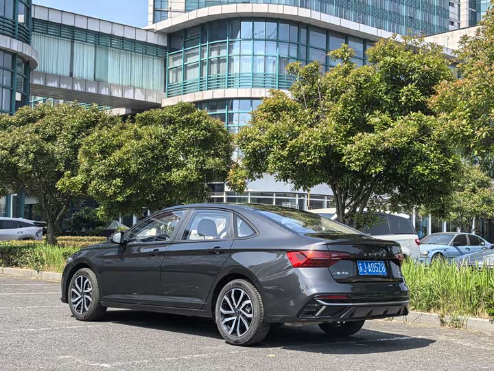 2025 Jetta VA7