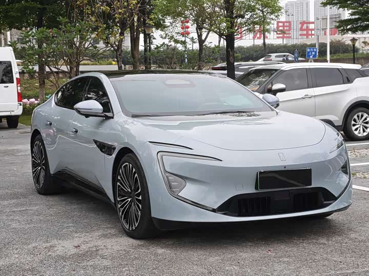 Avatr 12 2023 2023款 700 三激光后驱奢享版