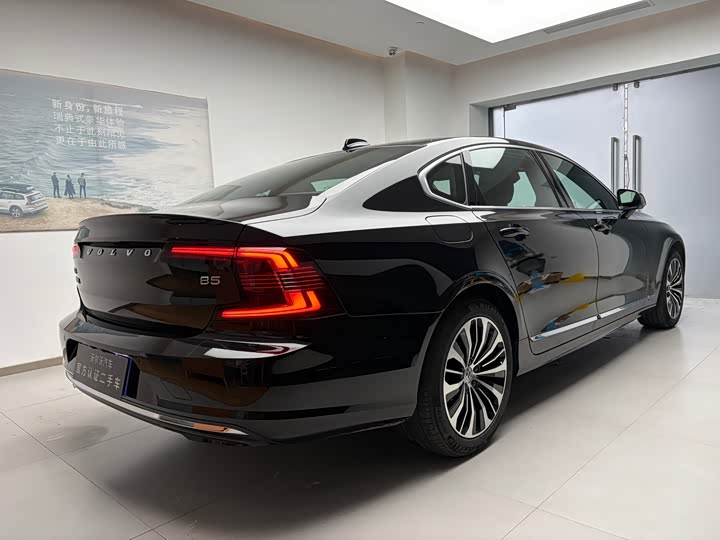 Volvo S90 2025 2025款 B5 智逸豪华版
