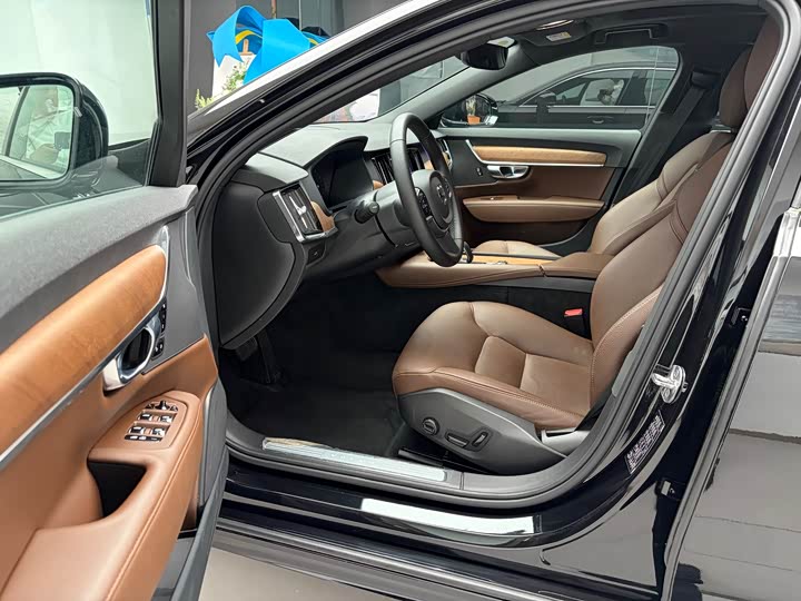 Volvo S90 2025 2025款 B5 智逸豪华版