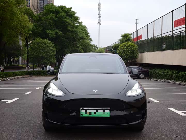 Photo 2 - Tesla Model Y