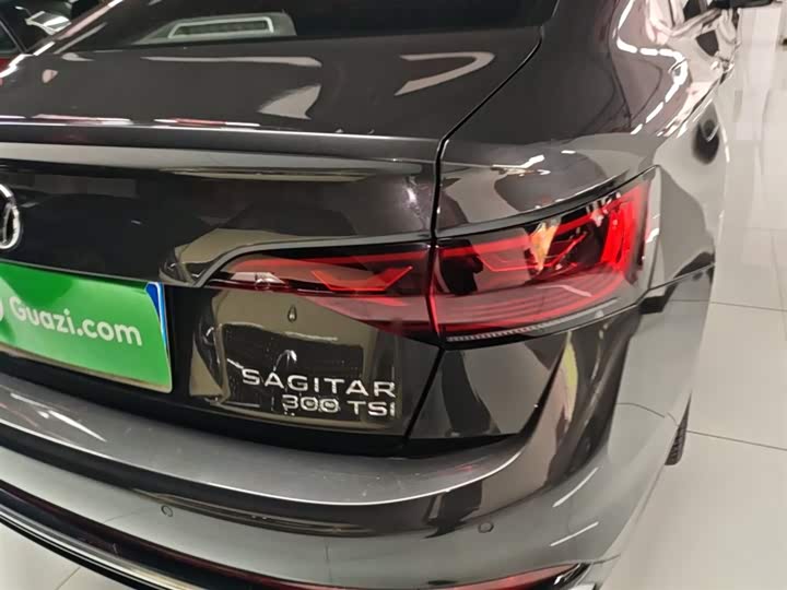 Фото 8 - Volkswagen Sagitar L