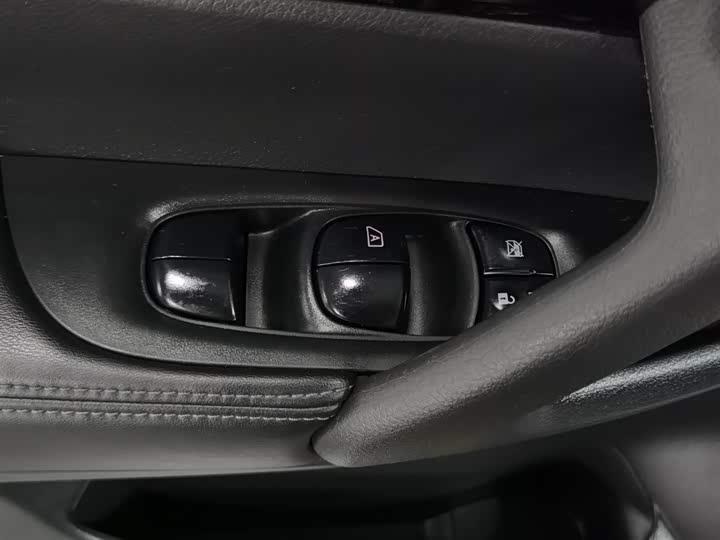 Фото 9 - Nissan X-Trail