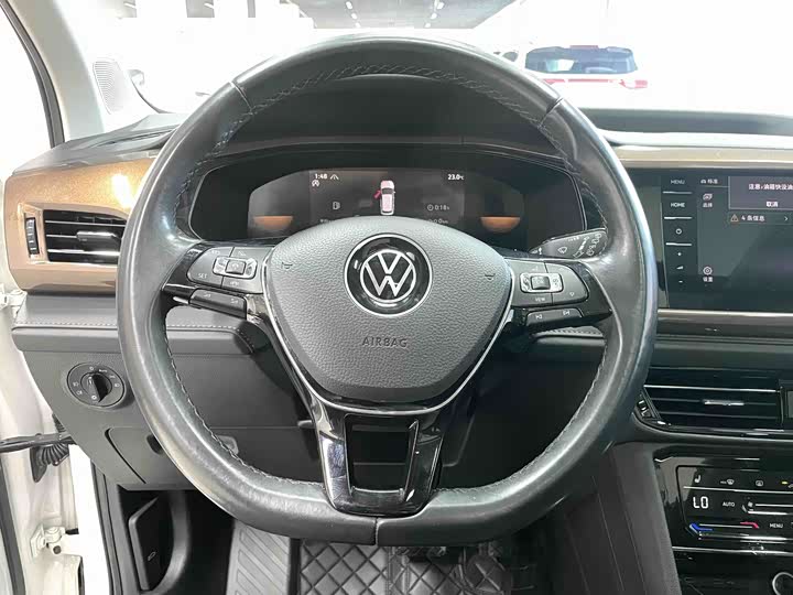 Фото 7 - Volkswagen Tharu