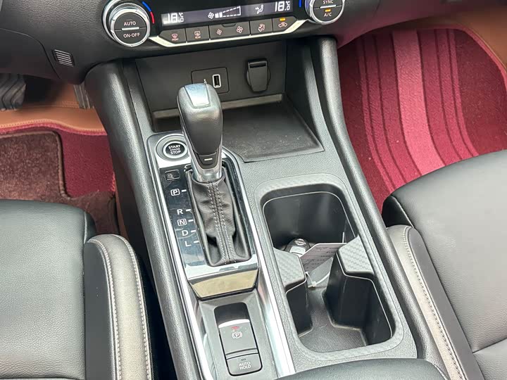 Zdjęcie 9 - Nissan Sylphy