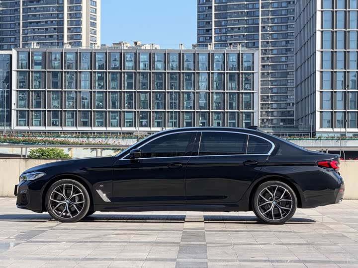 Фото 3 - BMW 5 Series