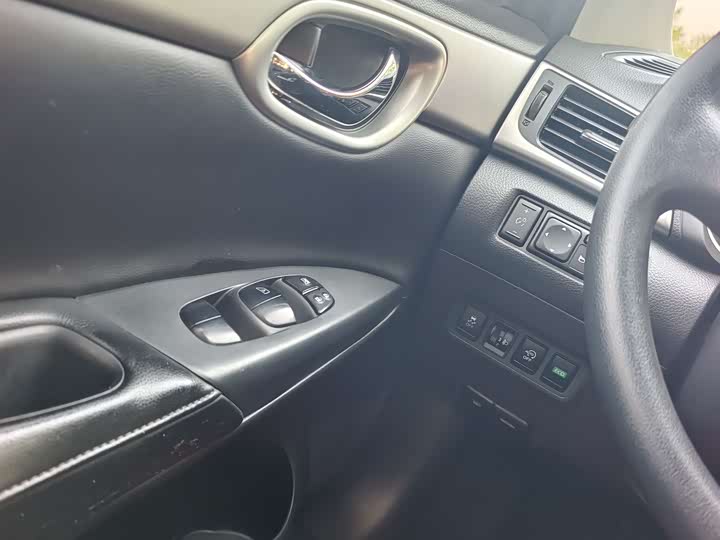 Zdjęcie 8 - Nissan Sylphy