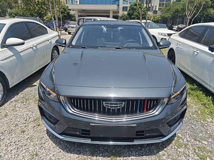 Фото 3 - Geely Preface