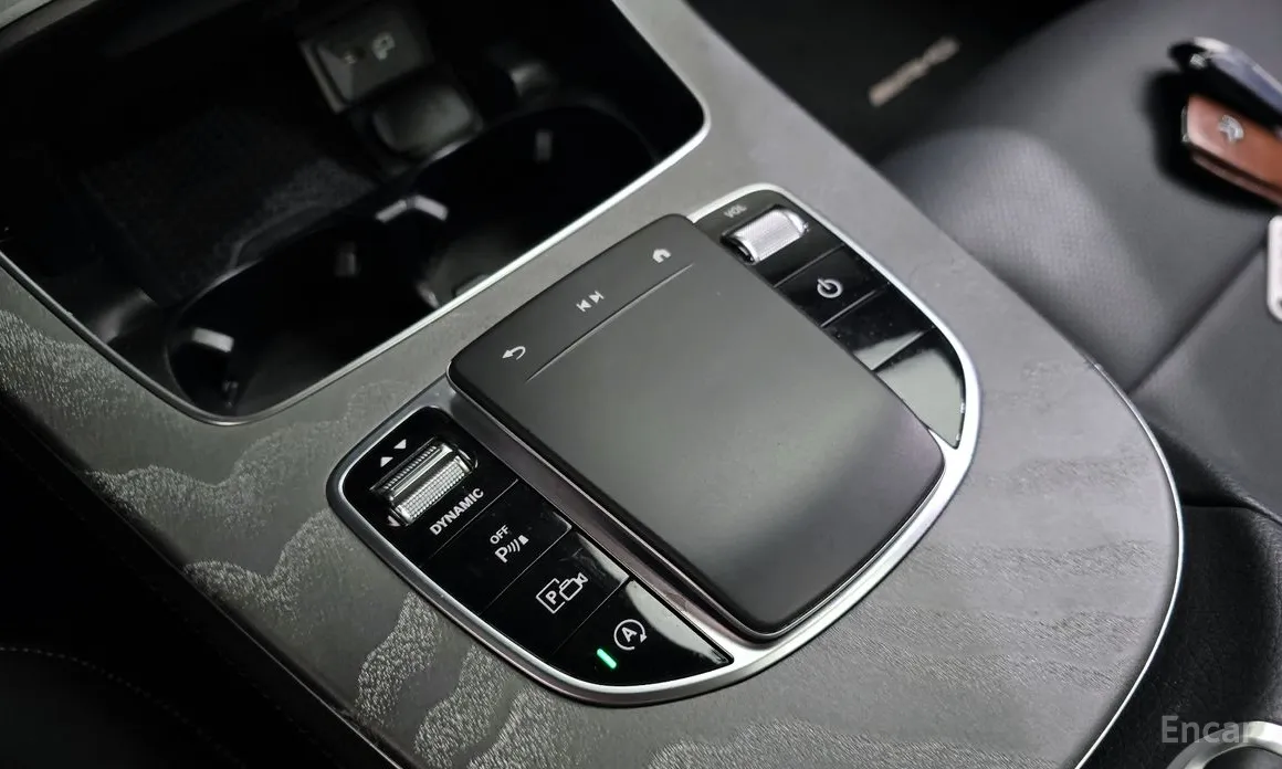 Фото 31 - Mercedes-Benz E-Class