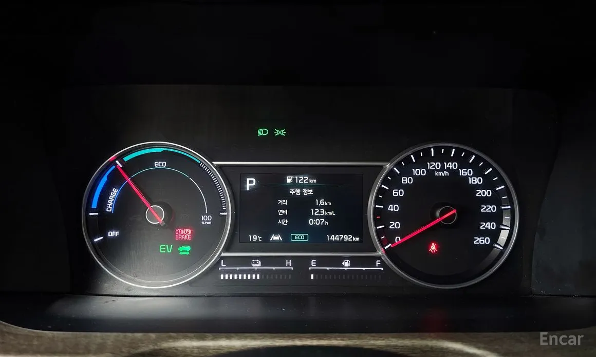 Фото 8 - Kia Sorento