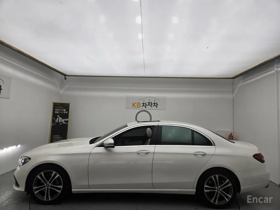 صورة 2 - Mercedes-Benz E-Class