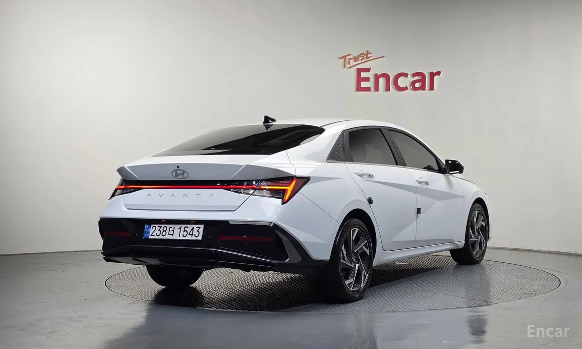 Фото 2 - Hyundai Avante