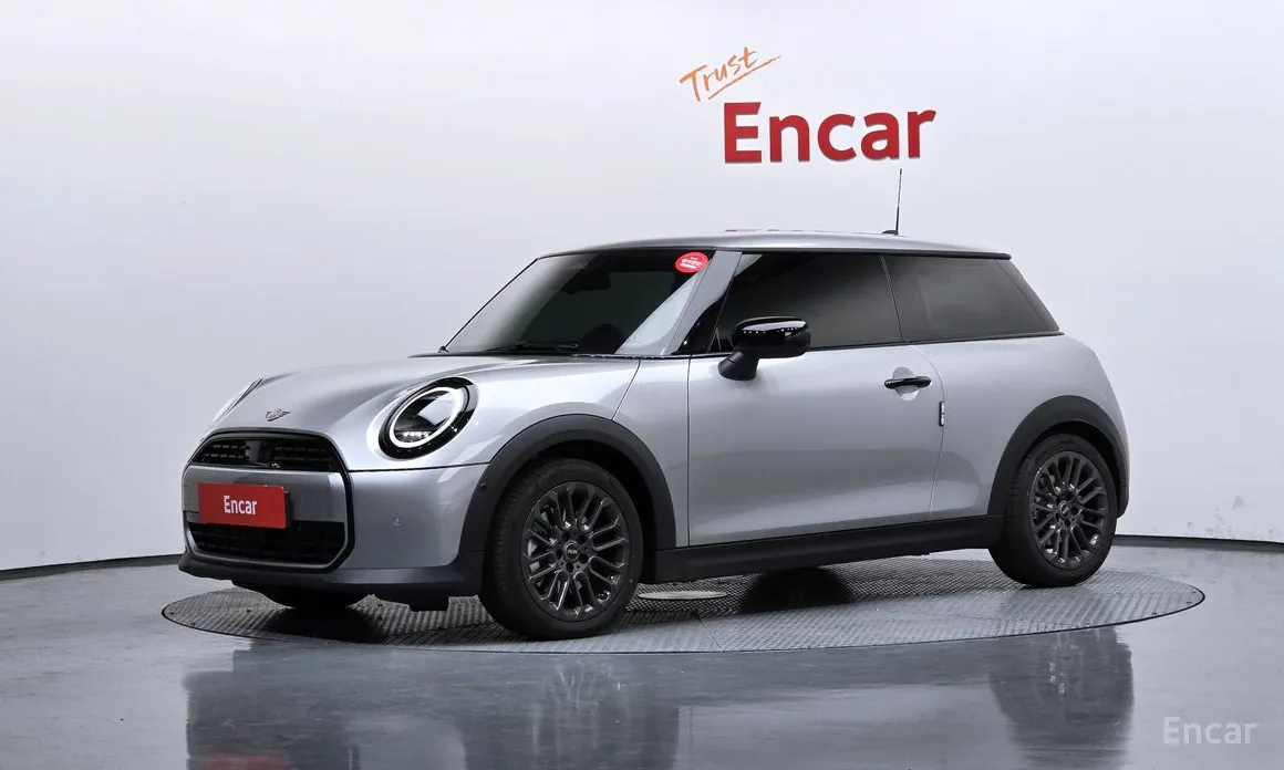 Mini Cooper 2024 Essential