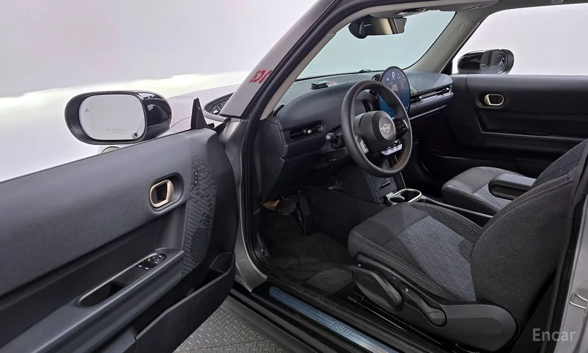 Mini Cooper 2024 Essential