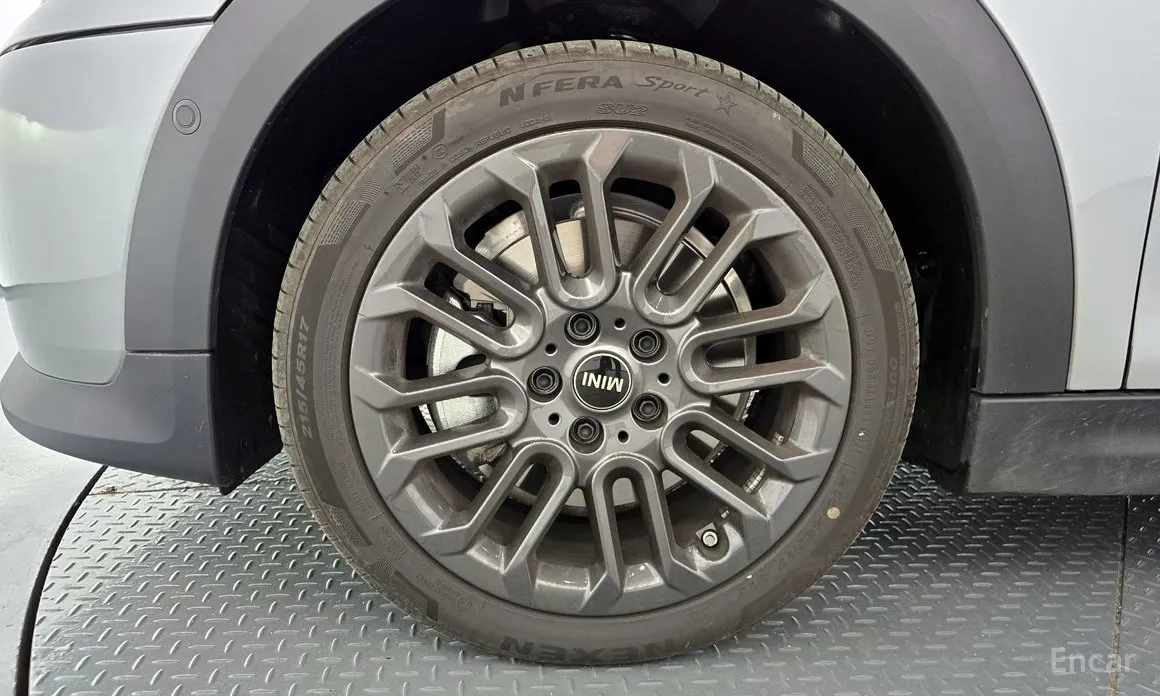 Mini Cooper 2024 Essential