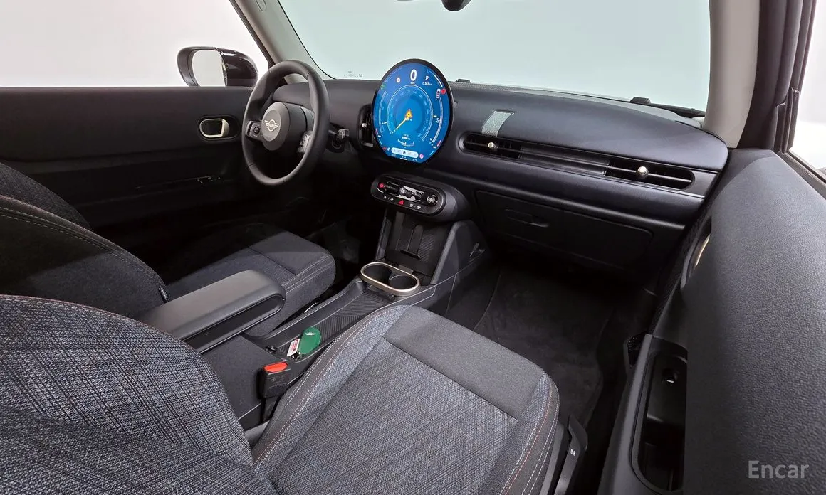 Mini Cooper 2024 Essential